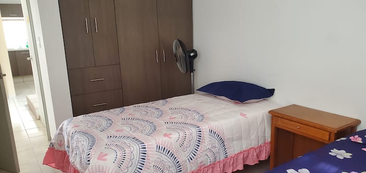 Chumba cha kulala 4 na vitanda 2 vya mtu mmoja