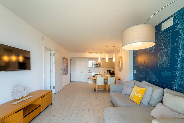 2BR Amazing SouthBayView Condo with Kitchen gallery image 3