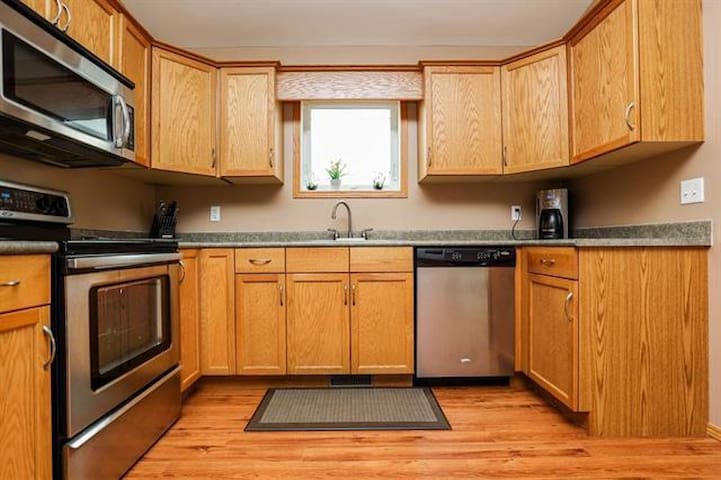 Home away from Home – 4BDRM gallery image 3