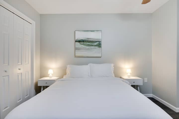 Bedroom #4 - Queen Size Bed