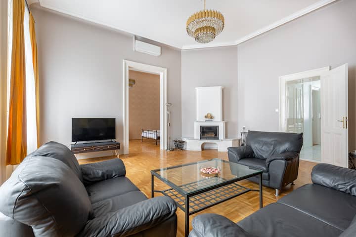 Elegant AP in Versace near Danube River - Apartments for Rent in Budapest,  Hungary - Airbnb