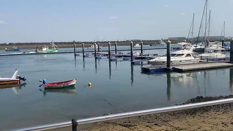 Anuncio de Airbnb popular: Apartment with a view of the estuary en Punta Umbría