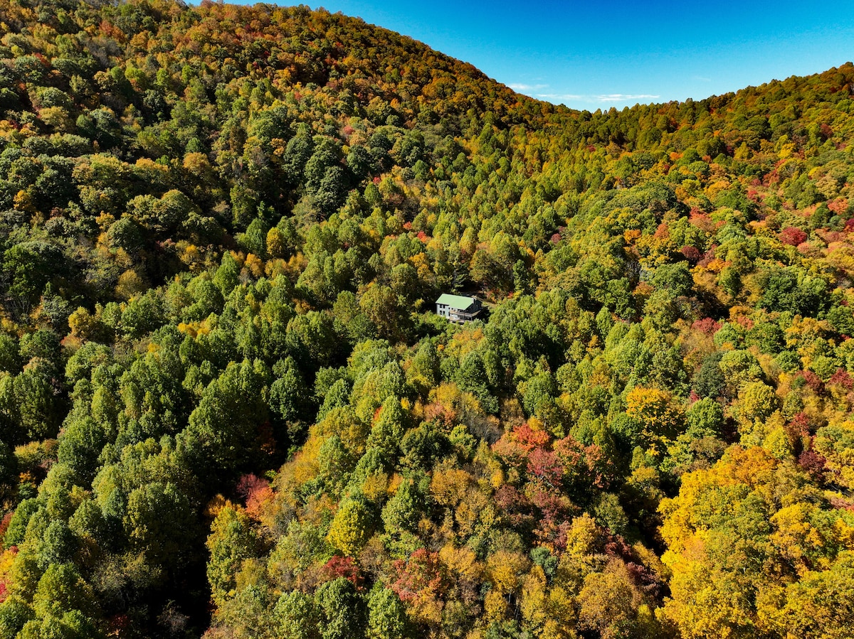 The Zen Den: Mountain Views, Hot Tub, & Private - Houses for Rent