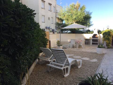 Seafront apartment La1