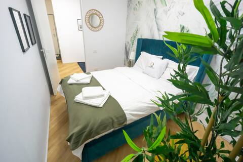 Uptown Elegant Apartment