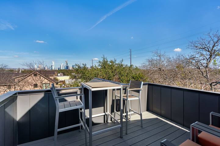 Prime Spot, Heated Pool Oasis, Skyline Views gallery image 5
