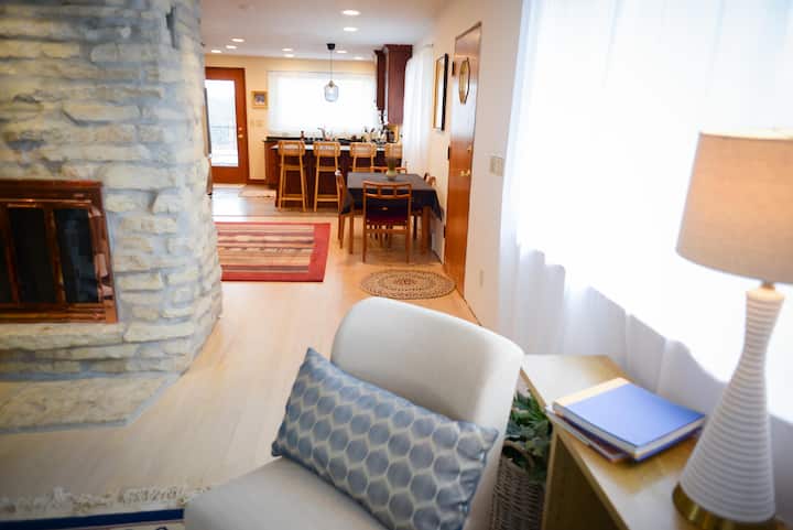 The Mayfair Midcentury - Brookfield, WI