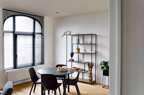Modern & sunny apartment