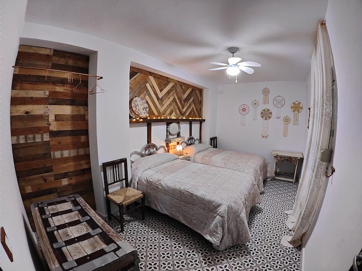 Dortoir (2 camas x 105 cm) / Chambre (2 lits x 105 cm).