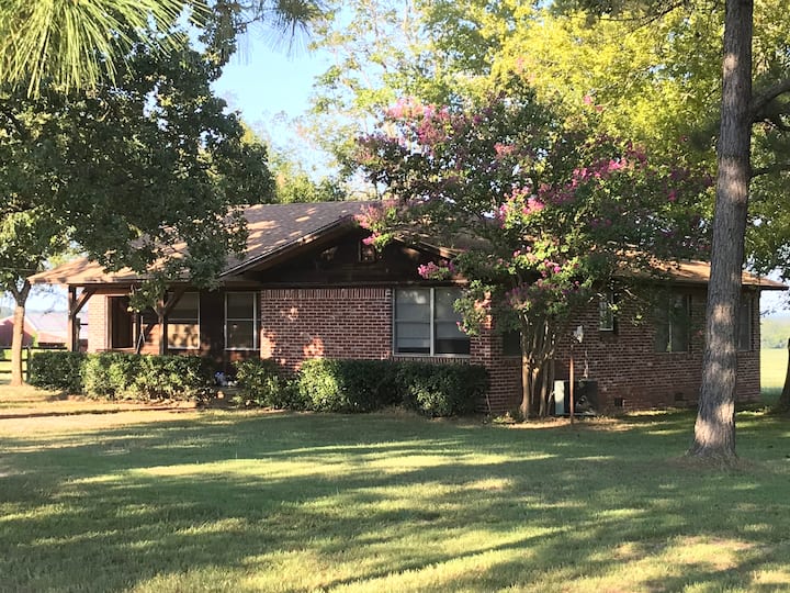 Relaxing three bedroom house on our cattle ranch Houses for Rent in