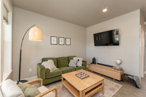 *NEW* Listing! Darling Cozy Cottage Near YS River