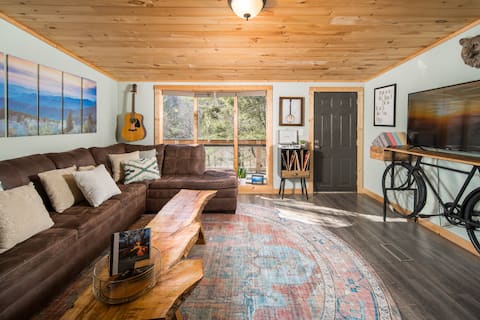 Top Airbnb: COZY Winter getaway-5 min Boone-10 min Blowin Rock in Boone