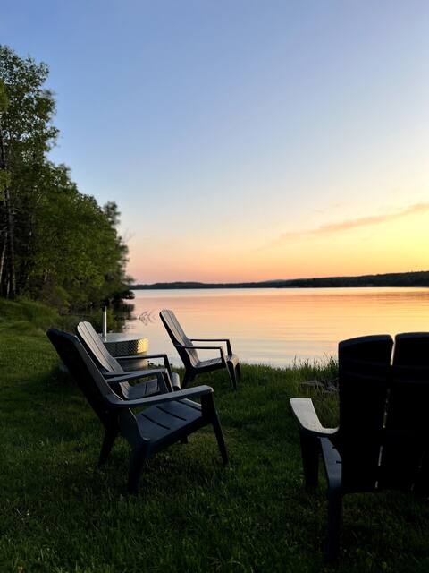The Cove on Superior - Beachfront all-season home
