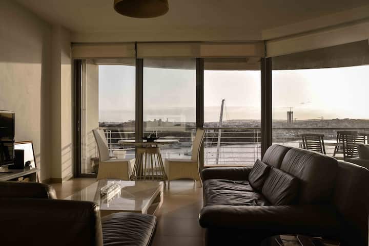 Seafront Condo With A View Of Valletta - La Valette