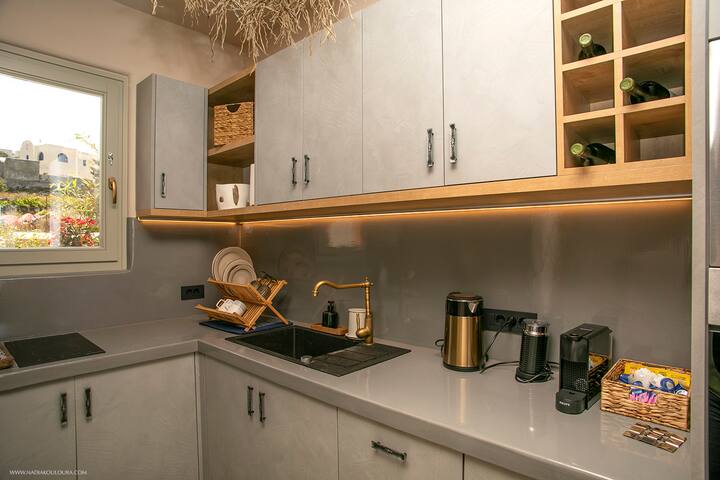 Pink Freud Villa |Superior | Pool | Sunset View gallery image 4