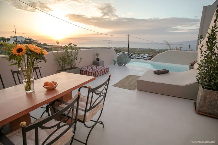 Pink Freud Villa |Superior | Pool | Sunset View