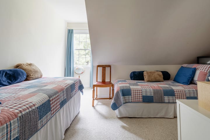 Chumba cha kulala cha watu wawili, televisheni