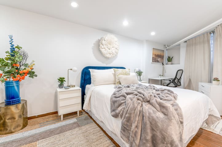 Modern Bushwick 2BR Apt Ground Level: Legal Airbnb