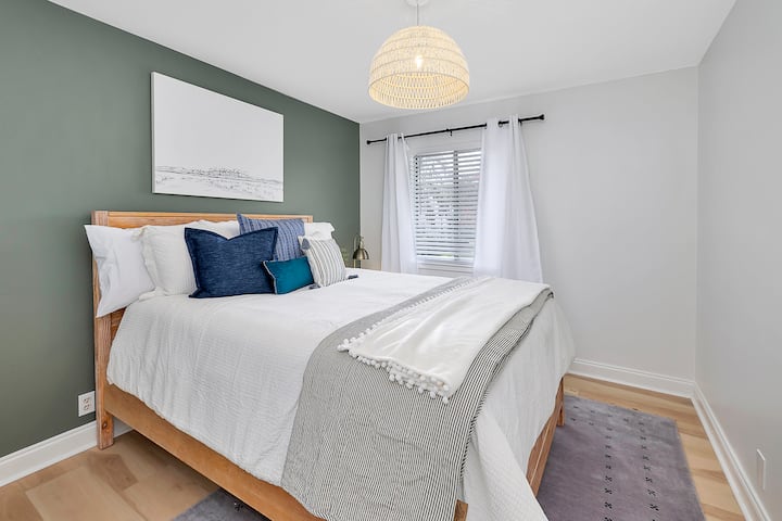 Bedroom 2 with Queen Bed.