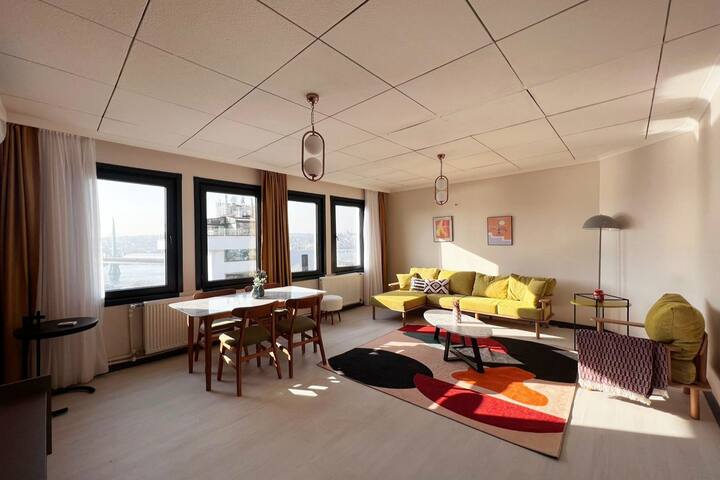 Big Group Retreat • 12BR • Karaköy Sea View Home gallery image 2