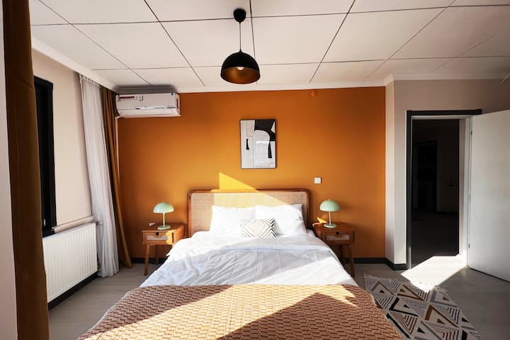 Გააღვიძეთ ზღვის განსაცვიფრებელი ხედები პირდაპირ საწოლიდან