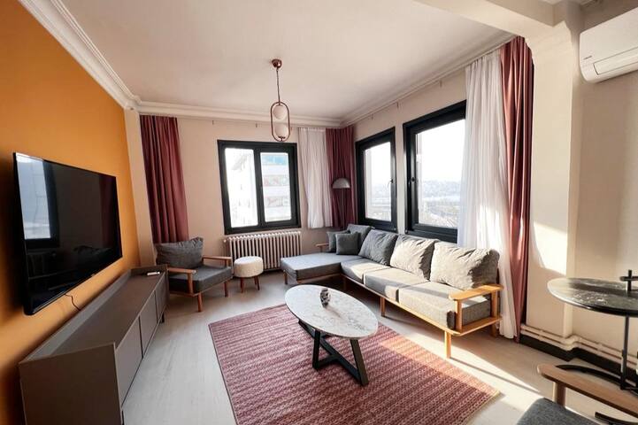 Big Group Retreat • 12BR • Karaköy Sea View Home gallery image 4