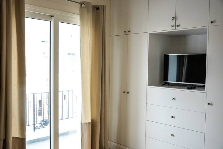 The Parthenon Terrace ReNoVaTeD with a view ! gallery image 5