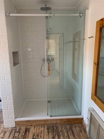 Stijlvol herenhuis met privéparking voor max. 10p gallery image 5