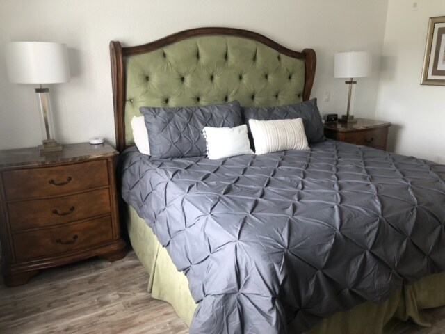 加大双人床主卧套房