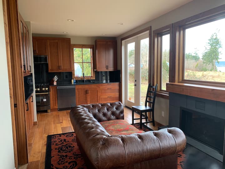 Waterfront Cottage With Eagles & Highland Cows - Langley