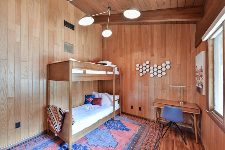 საძინებელი 4