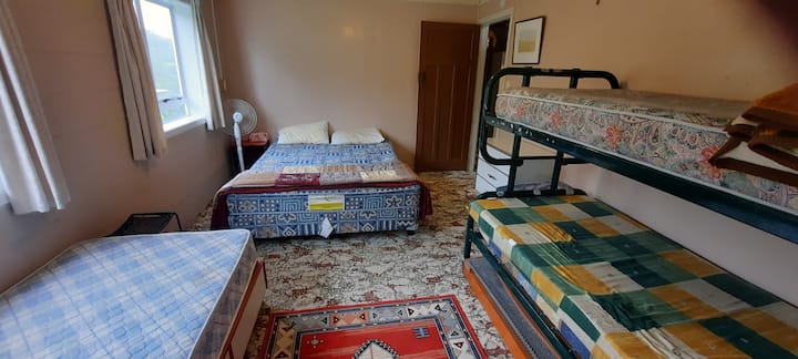 Chini, chumba cha familia, mara mbili, moja & bunks