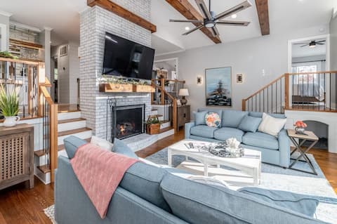 Popular Airbnb listing: The Big Chill on Lake Norman in Lake Norman Of Iredell