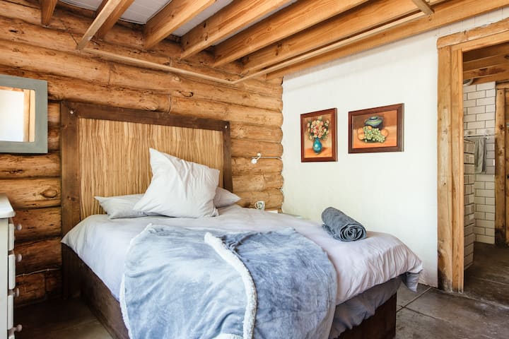 تحتوي غرفة النوم 3 على إمكانية الوصول إلى الحمام.