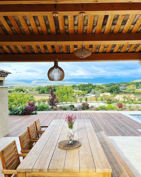 Charming Luberon-Provence villa with stunning view