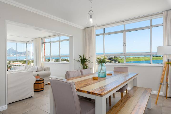 Large Apartment Stunning Ocean Views! Backup Power gallery image 3