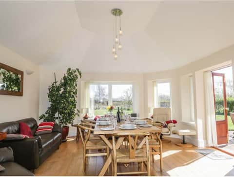 Home from Home Spacious Cottage