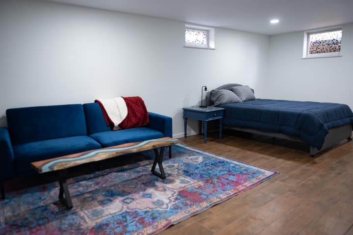 cama principal con futón plegable/zona de estar