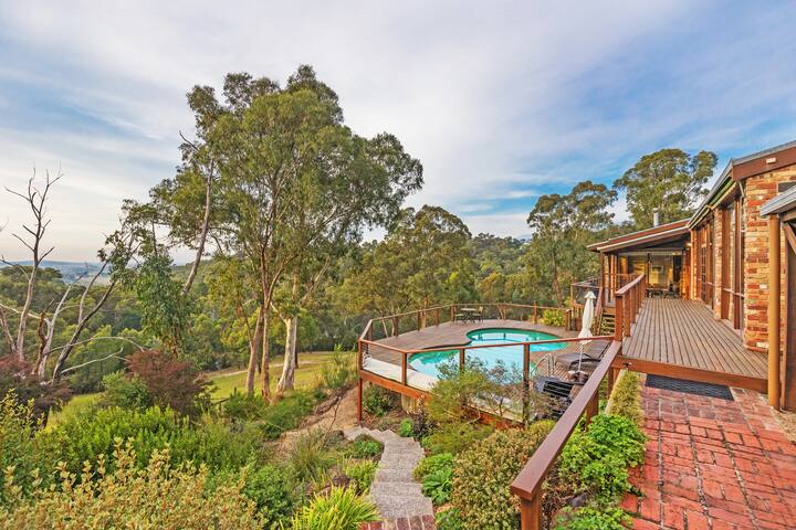 The Arkadia – Scenic Villa with Pool gallery image 5