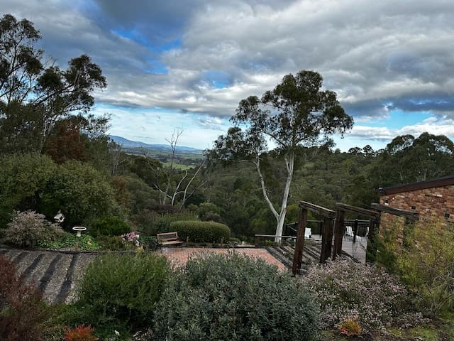 The Arkadia – Scenic Villa with Pool gallery image 4