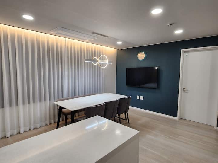 [New : 2room] The Room With Sea And Town Views - 회천동
