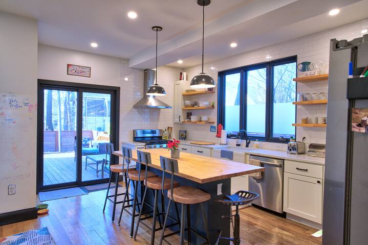 Gorgeous Victorian House in JP gallery image 4