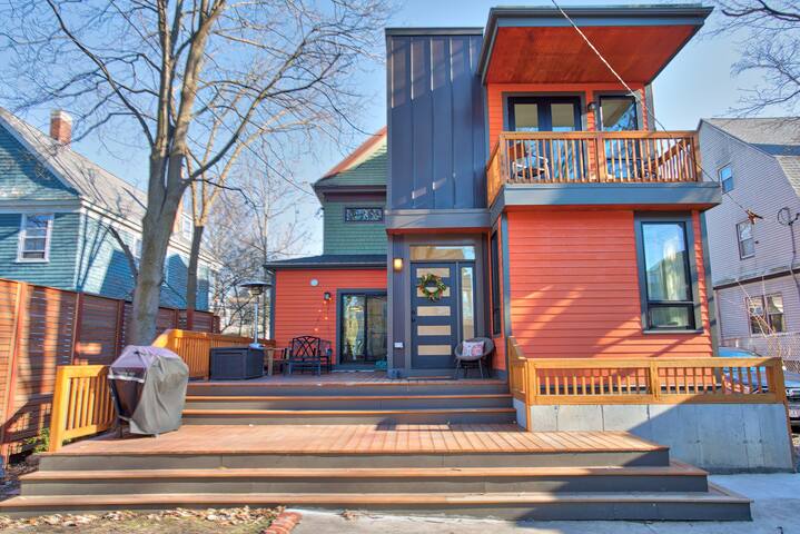 Gorgeous Victorian House in JP gallery image 3