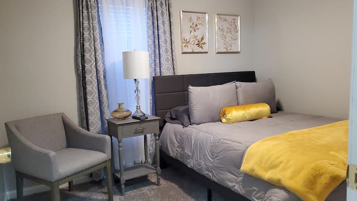 Queen bed and single rollaway bed in closet 