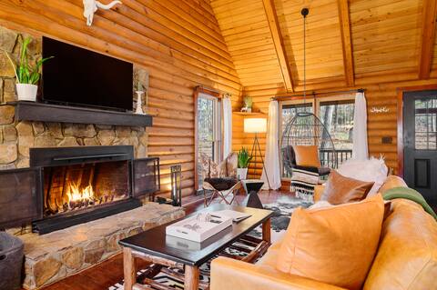 Perfect Winter Cabin * Huge Lot * Extras Galore!
