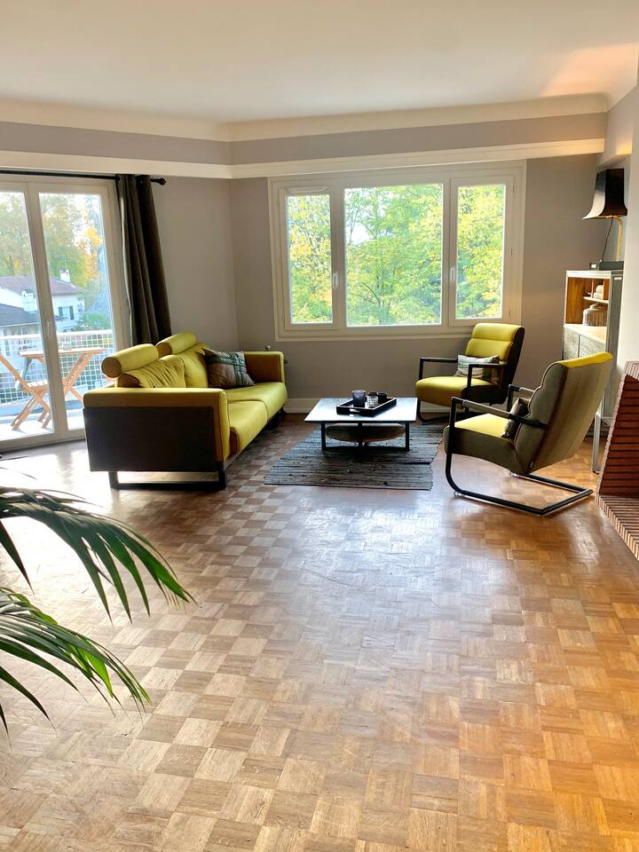 2 bedroom apartment of 92 m2 Apartments for Rent in Pau, Nouvelle