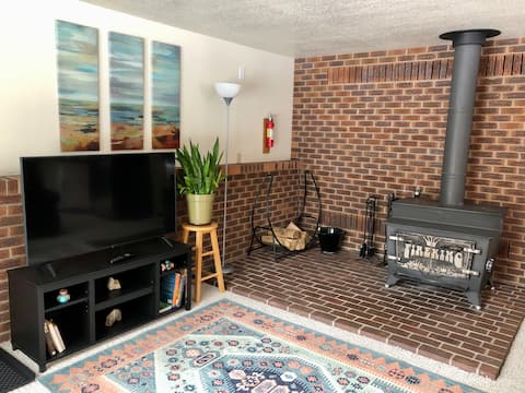 Top performing Airbnb: Private 1 BD 1 BATH Walk-Out Apt in Glenwood Springs