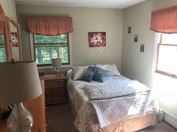 Dormitorio 2: cama de matrimonio 