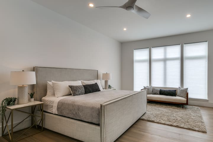 Основна спалня на долния етаж