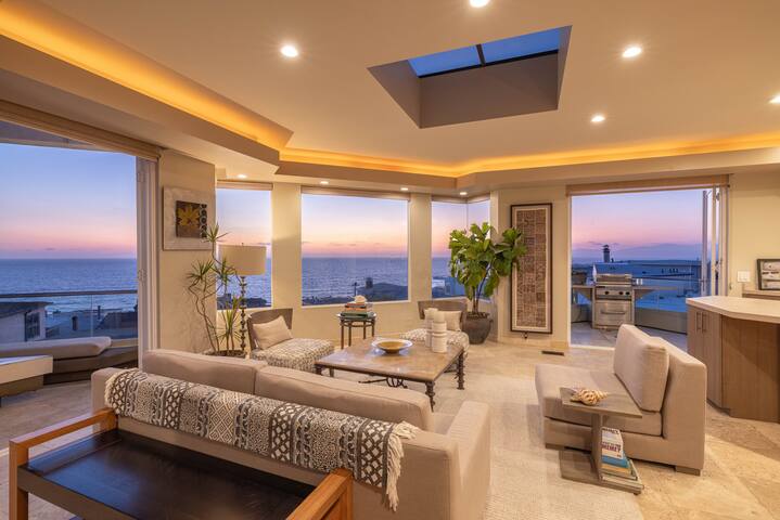 Stunning Manhattan Beach Panoramic Ocean View Home gallery image 2
